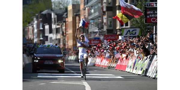 De Tour de France herleeft: een epische confrontatie tussen een viervoudig kampioen en een tweevoudig kampioen.